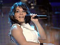 La ganadora de la segunda edici&oacute;n de OT, Ainhoa, en un momento de la actuaci&oacute;n