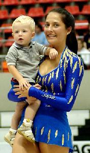 Elena Vitrychenko y su hijo