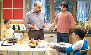 Antonio Resines, con sus hijos en la ficción