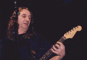 Rosendo, con treinta años de carrera, también ve cómo su mercado disminuye debido a la llegada de jóvenes ávidos de triunfos