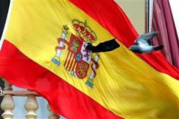 La bandera nacional, con el luto