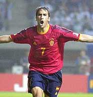 Raúl debe dejar atrás su mala temporada en el Madrid y tirar del carro de la Selección