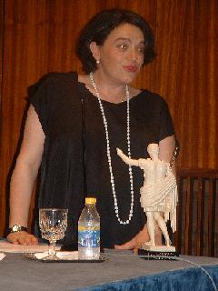 Rosa Pellicer fue la madrina de la promoción 2001-2004 además de recibir el Premio de Gabinetes de Prensa